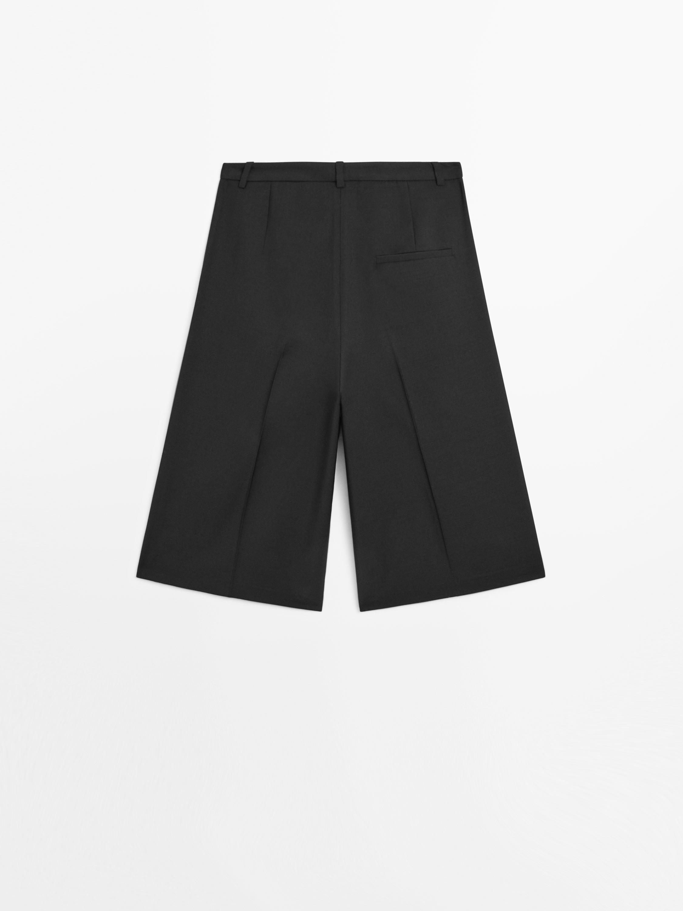 Long 100% wool Bermuda shorts